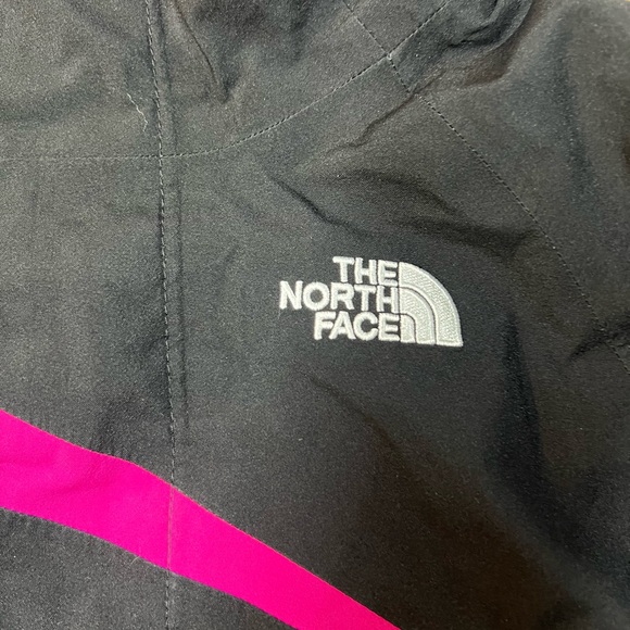 North face girls coat - Picture 2 of 3